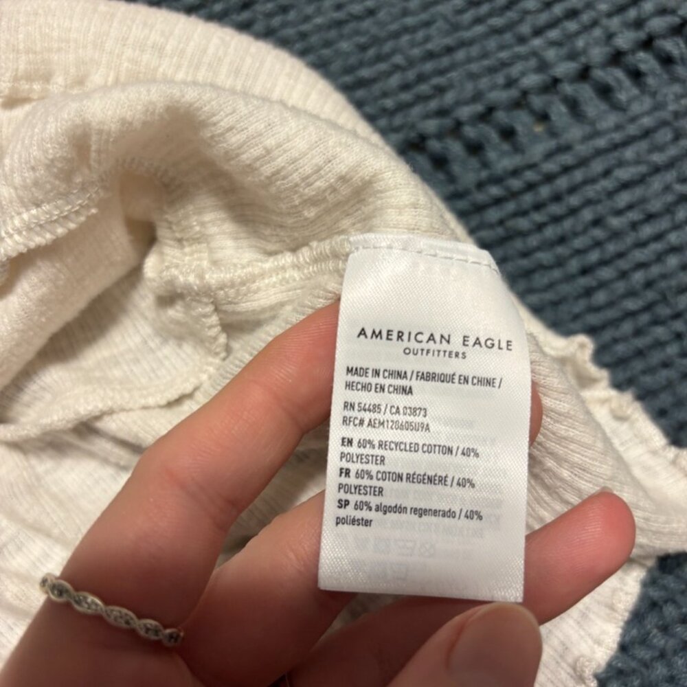 5/$25 💐 | American Eagle Key Hole Crop Top - Picture 5 of 5